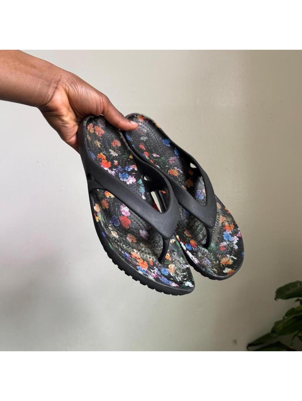 Vintage‎ Y2K Black Floral Crocs Flip Flops Size 10 fits like US 8